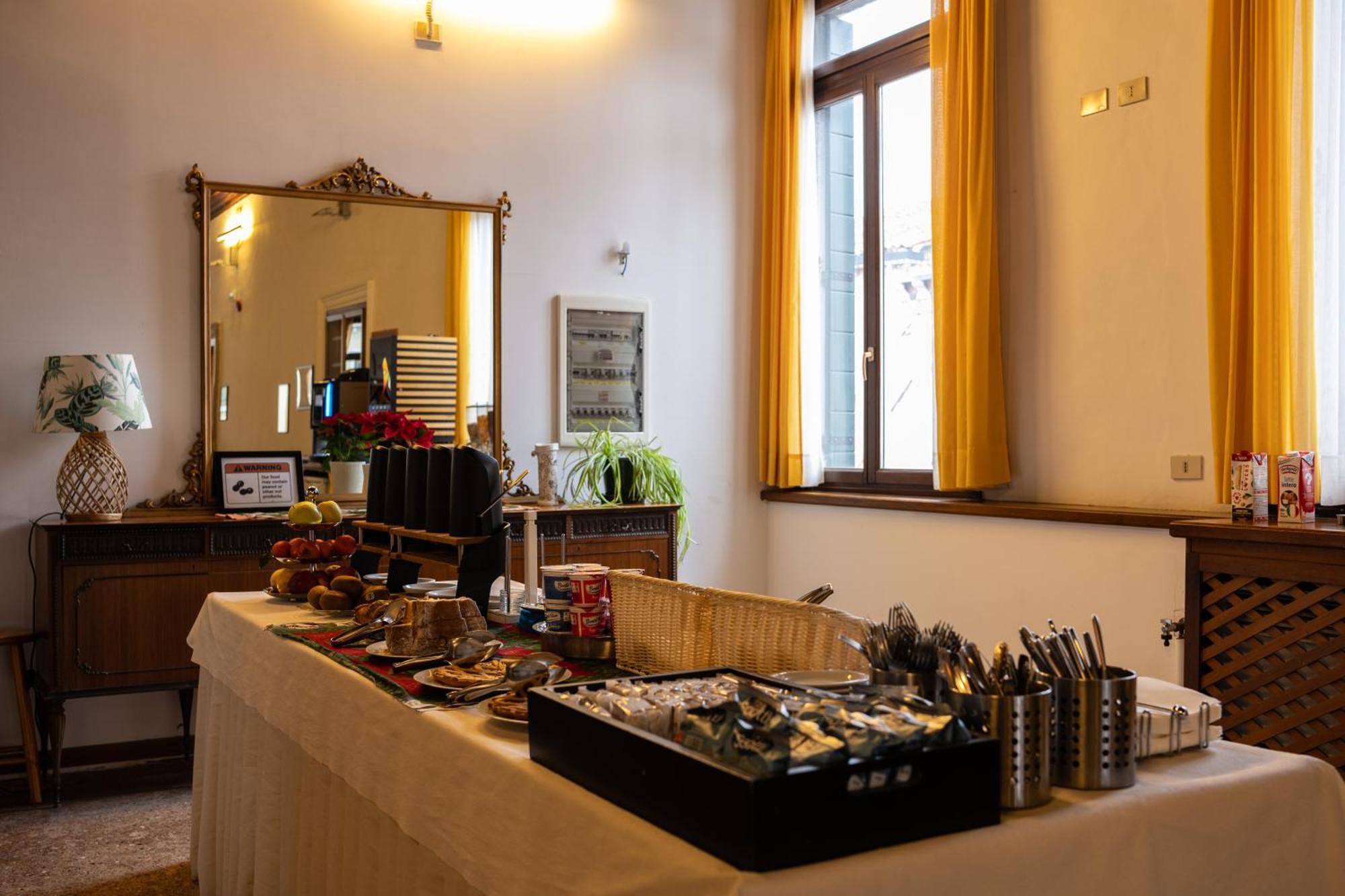 Foresteria Valdese Venezia Екстериор снимка