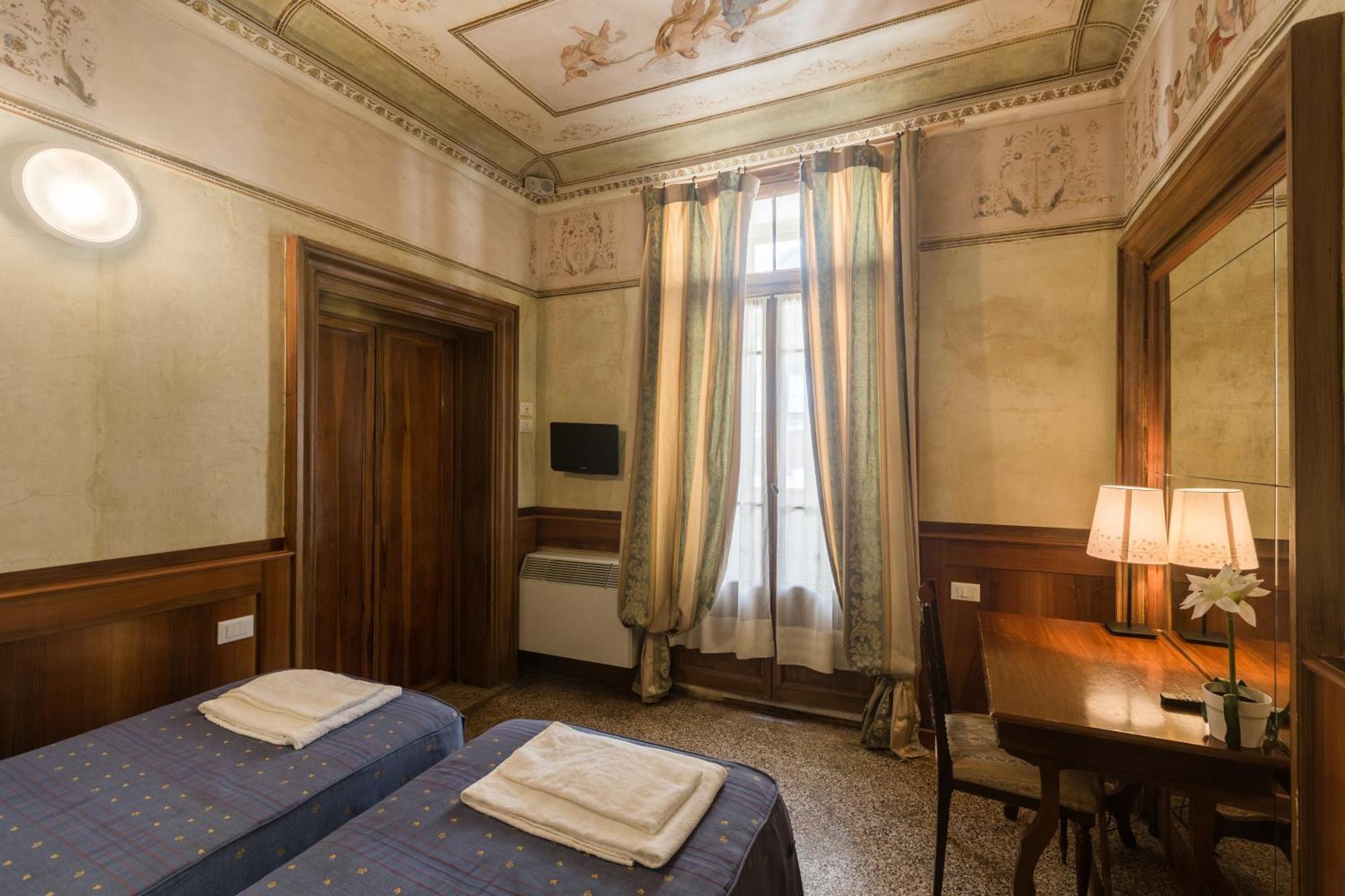 Foresteria Valdese Venezia Екстериор снимка